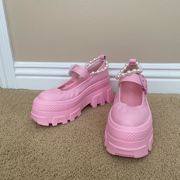 Pearl Strap Mary Janes - Picture 2 of 10